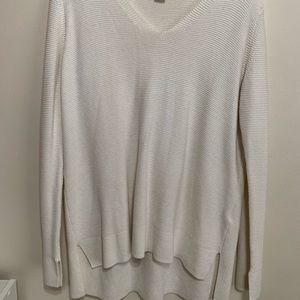 Oversized, v-neck sweater